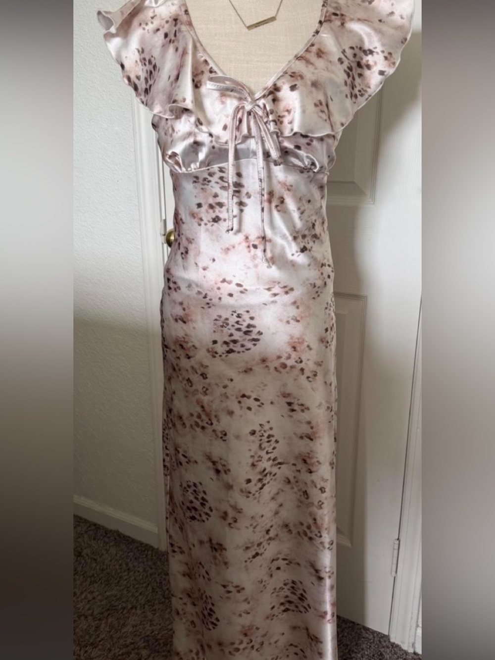 Bebe - Gorgeous Silky Floral Maxi Dress Size: L